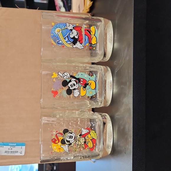 Set of 3 (not complete) Mcdonalds Disney parks glasses please read description - Picture 1 of 17